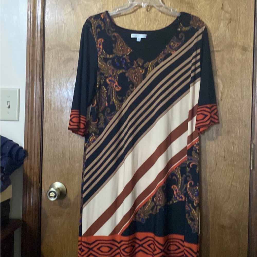 Sandra Darren knee length dress.  Silky fabric. Size 16